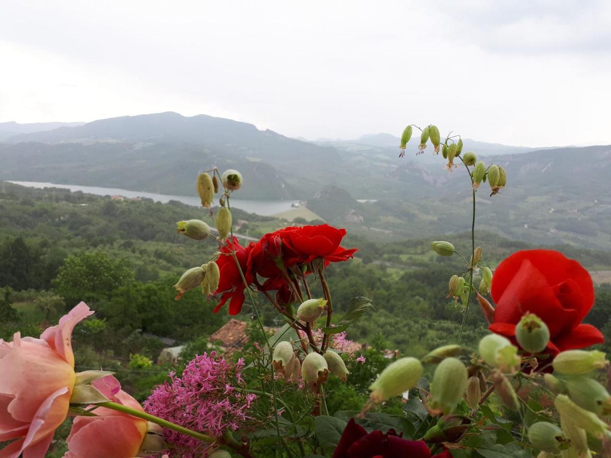 B&B "Za' Vittoria"#Lagodibomba Extérieur photo