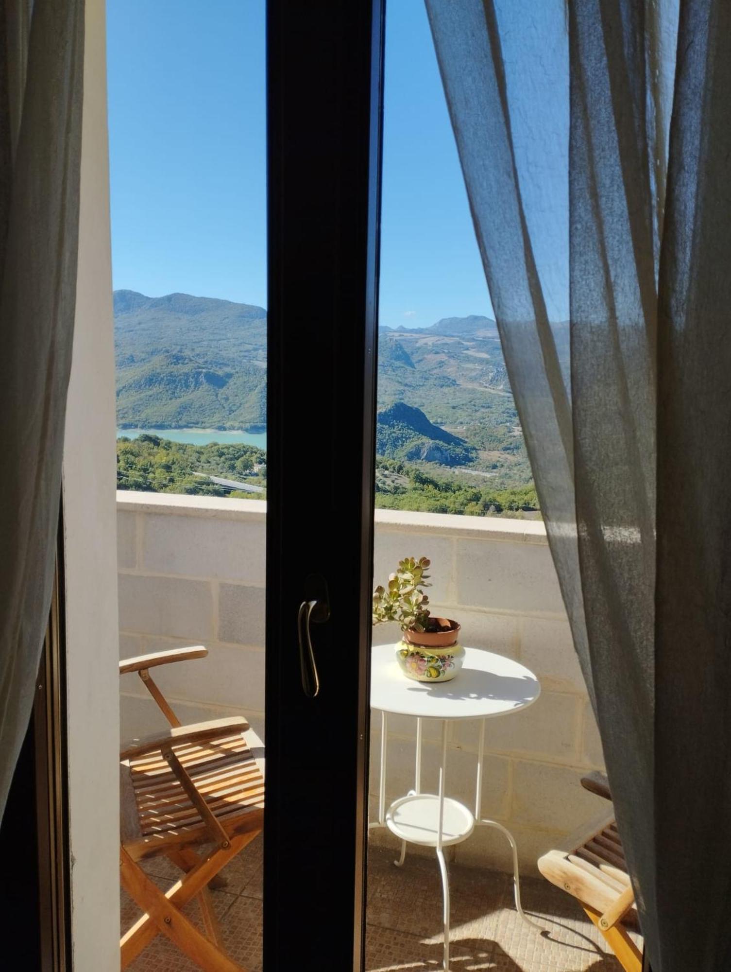 B&B "Za' Vittoria"#Lagodibomba Extérieur photo